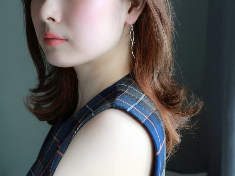 SV935(Argentium)-twist curve pierced earrings