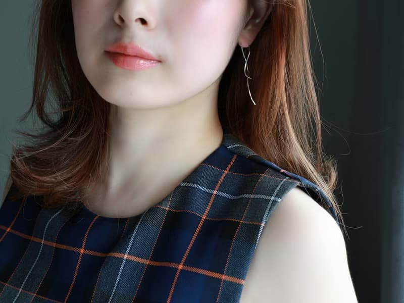 SV935(Argentium)-twist curve pierced earrings