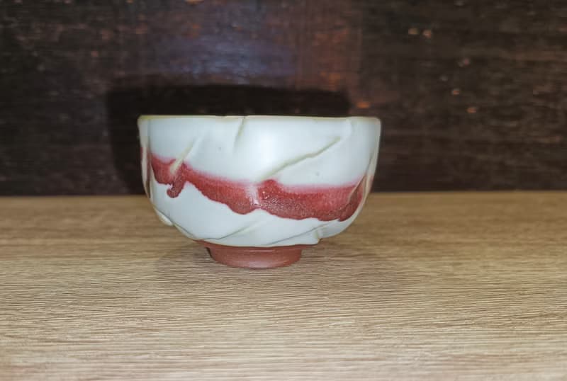 汝白釉手作刀削茶杯-鶯歌陶藝家李玟叡