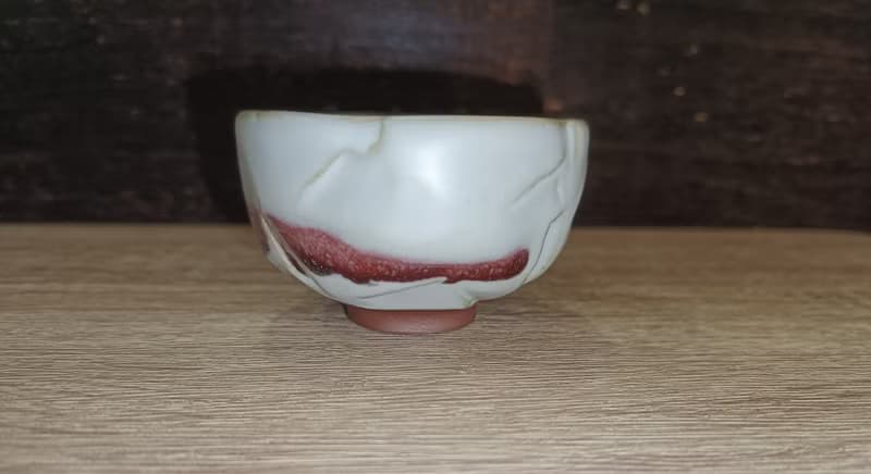汝白釉手作刀削茶杯-鶯歌陶藝家李玟叡