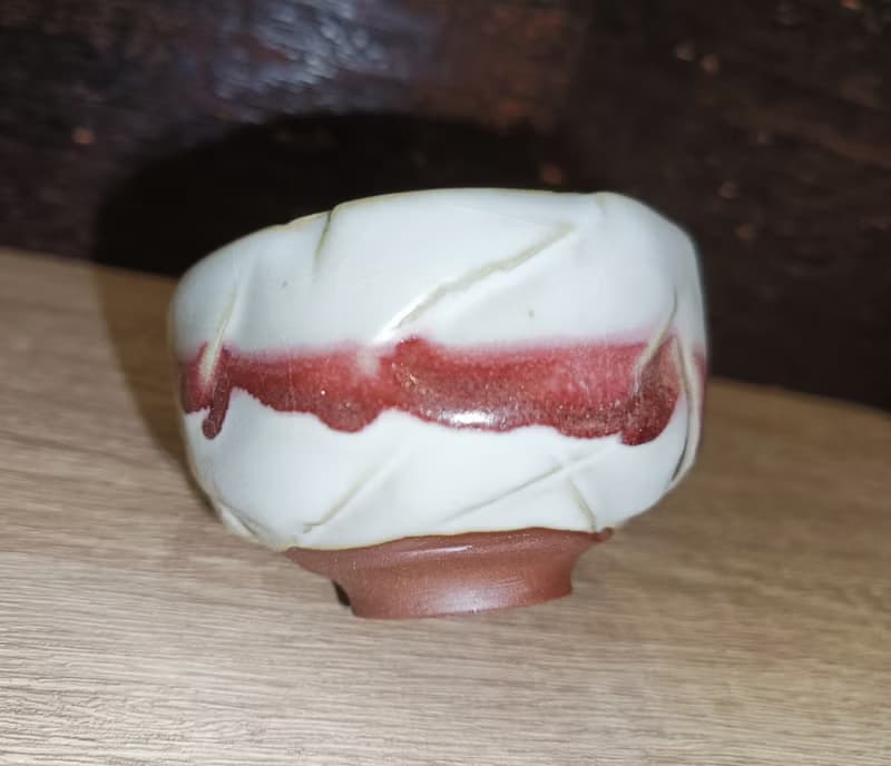 汝白釉手作刀削茶杯-鶯歌陶藝家李玟叡