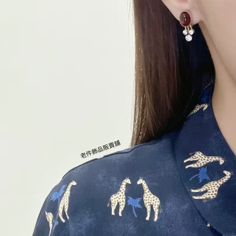 Van Dell 12K包金紅果凍典雅耳環