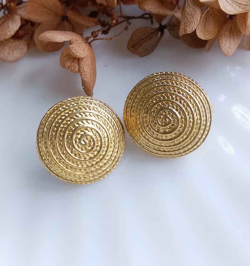 Vintage Jewelry 西洋古董飾品 AVON 金炫渦 金色調 夾式耳環