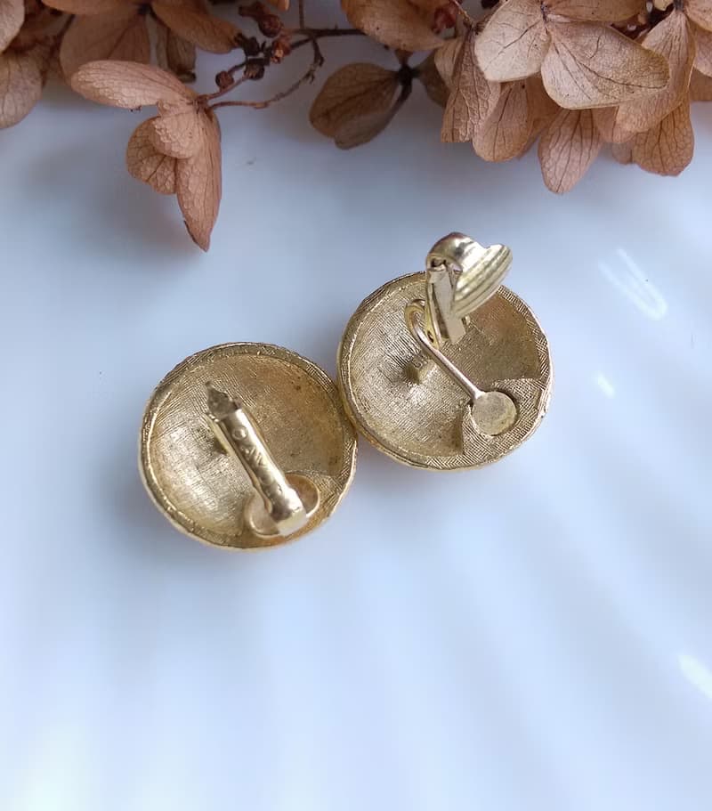 Vintage Jewelry 西洋古董飾品 AVON 金炫渦 金色調 夾式耳環