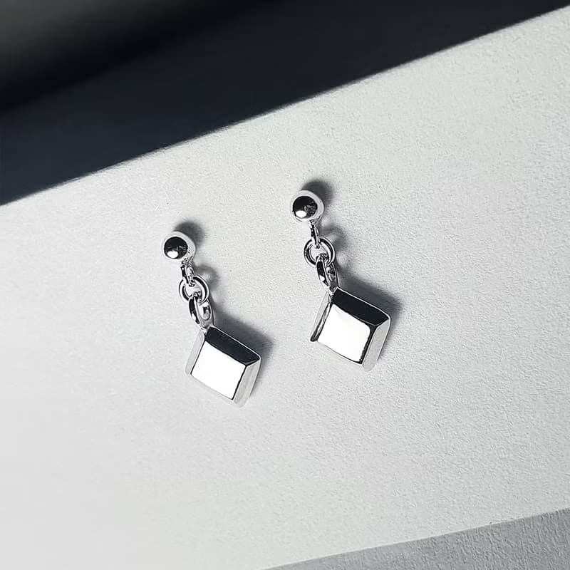 (925 Sterling Silver) Simple Diamond Charm Earring