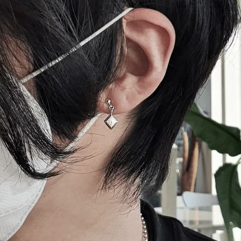 (925 Sterling Silver) Simple Diamond Charm Earring