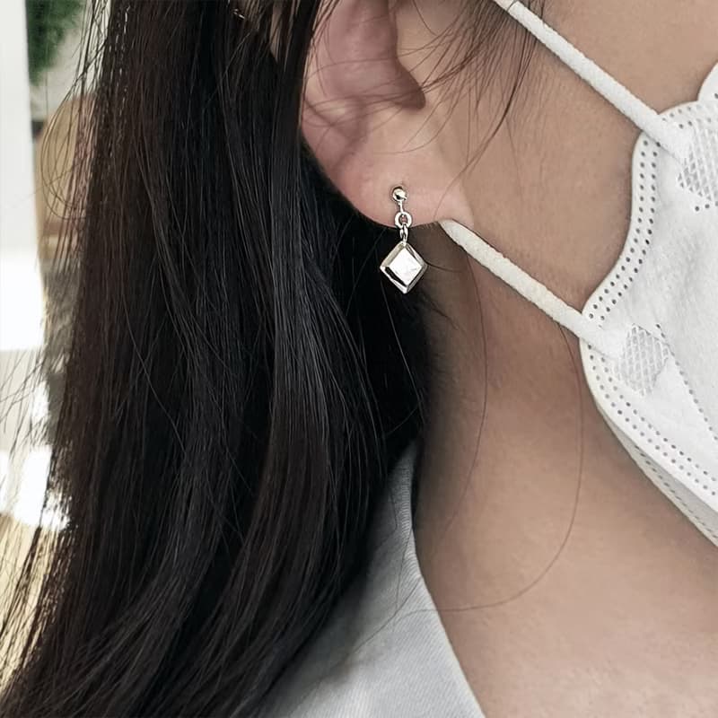 (925 Sterling Silver) Simple Diamond Charm Earring