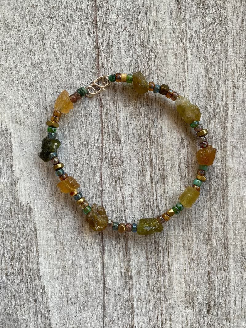 綠黃碧璽原礦與捷克琉璃珠黃銅手鍊