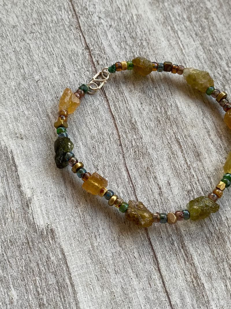綠黃碧璽原礦與捷克琉璃珠黃銅手鍊