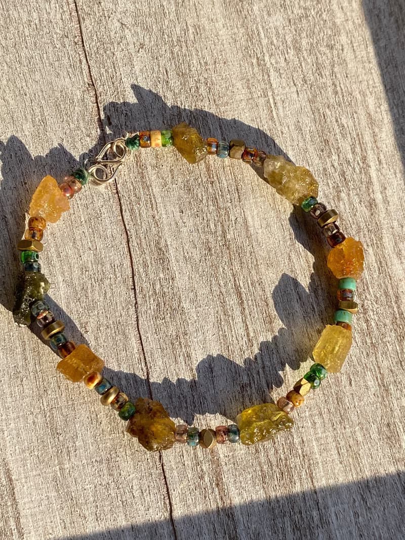 綠黃碧璽原礦與捷克琉璃珠黃銅手鍊