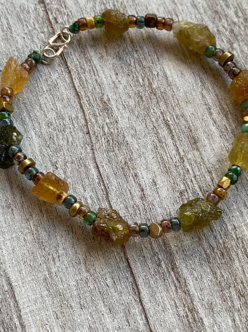 綠黃碧璽原礦與捷克琉璃珠黃銅手鍊