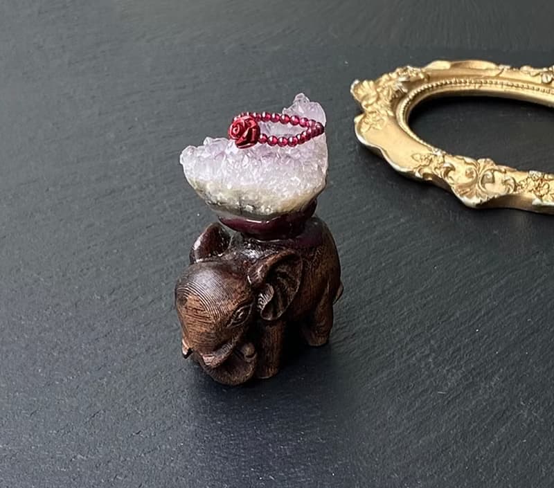 招財富貴-天然幾何夢幻紫晶簇原木仿舊可愛象招財擺件 快速出貨