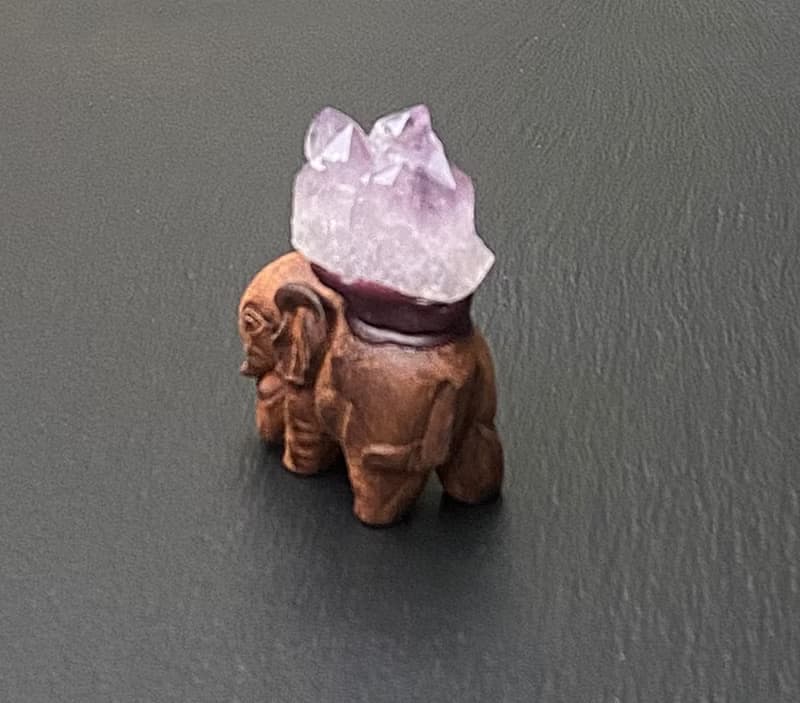 招財富貴-天然小寶石夢幻紫晶簇原木仿舊可愛象招財擺件 快速出貨