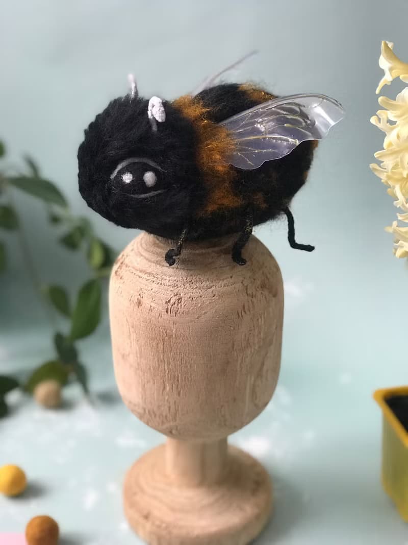 大黃蜂玩具 毛氈動物 蜜蜂寫實雕塑