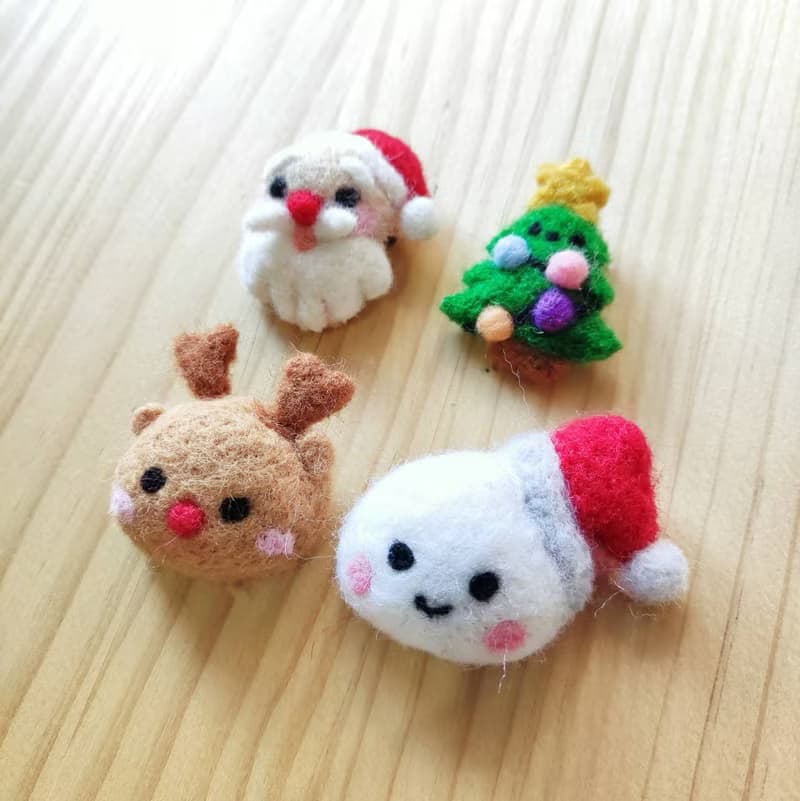 聖誕樹羊毛氈別針 聖誕節配戴他參加派對吧!