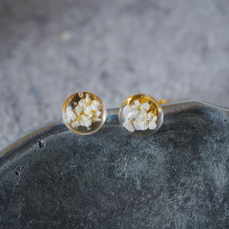 レースフラワーの押し花チェーンピアス/ロングピアス
