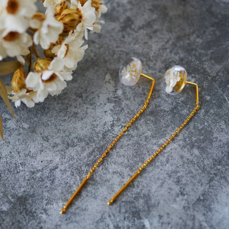 レースフラワーの押し花チェーンピアス/ロングピアス