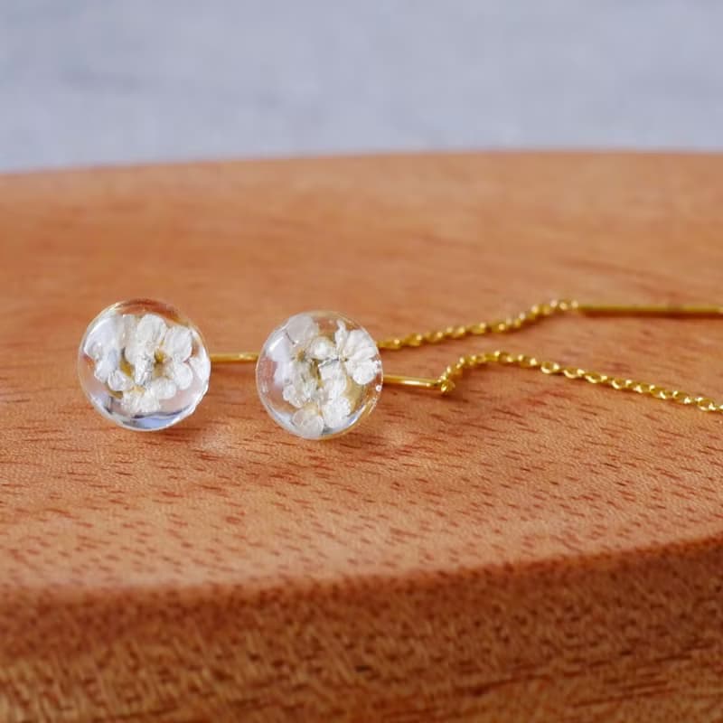 レースフラワーの押し花チェーンピアス/ロングピアス