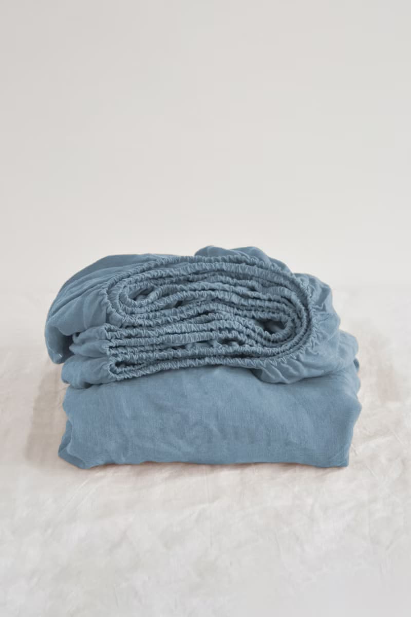 Dusty blue linen fitted sheet / Softened linen bed sheet / Deep pocket