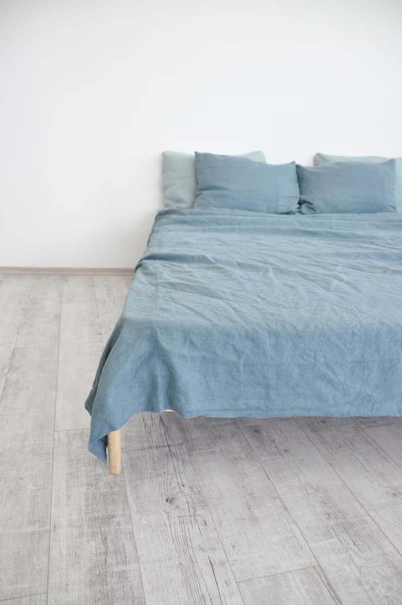 Dusty blue linen fitted sheet / Softened linen bed sheet / Deep pocket