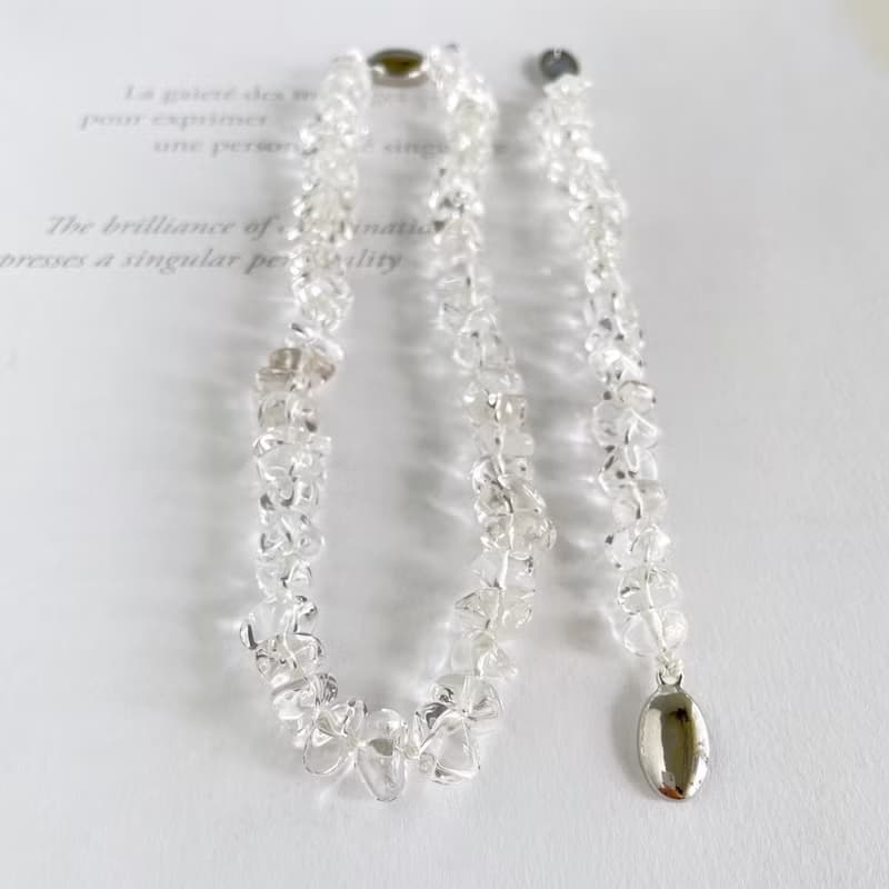 ロングにもなる  涼しげ水晶 ラフカットのネックレスとブレスレットのセット