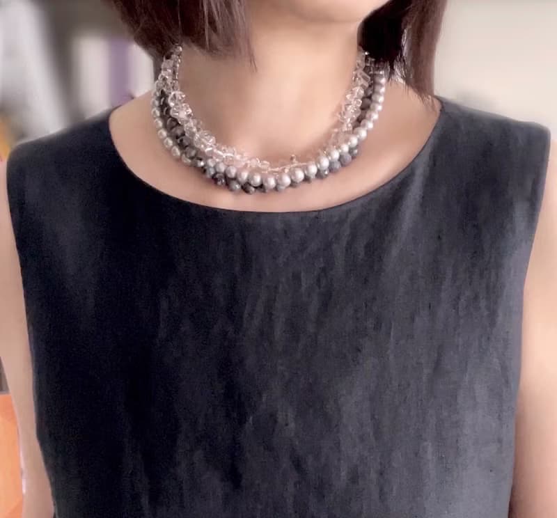 ロングにもなる  涼しげ水晶 ラフカットのネックレスとブレスレットのセット