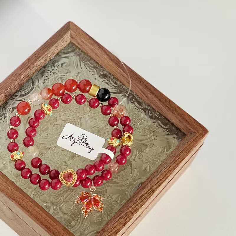 Amelia Jewelry丨逆風如解意丨血砂紅兔毛草莓晶膠花髮晶原創手鍊