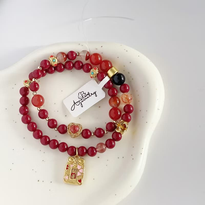 Amelia Jewelry丨逆風如解意丨血砂紅兔毛草莓晶膠花髮晶原創手鍊