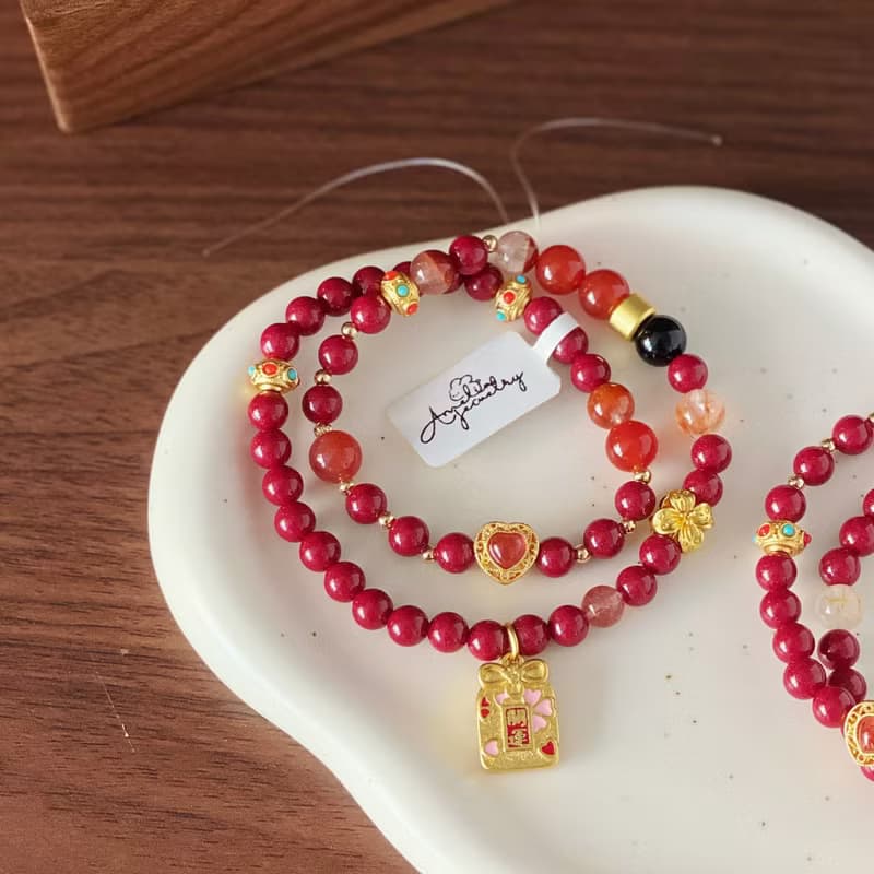 Amelia Jewelry丨逆風如解意丨血砂紅兔毛草莓晶膠花髮晶原創手鍊