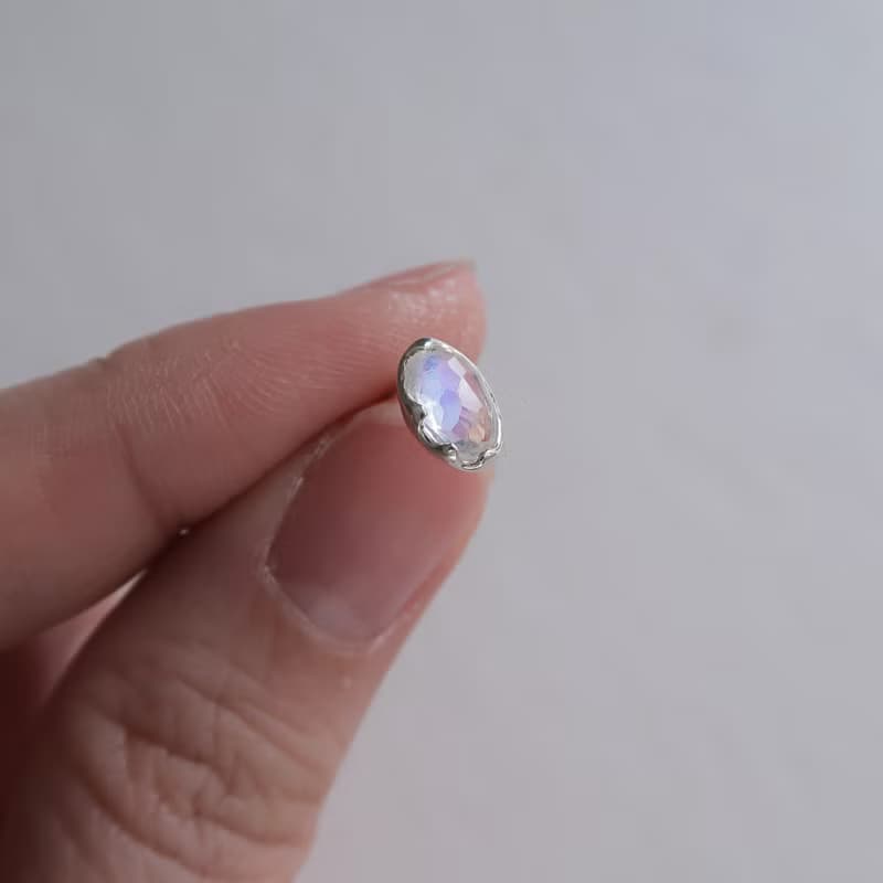 925純銀 月光石 天然石 橢圓形角面 耳環 耳夾 一對