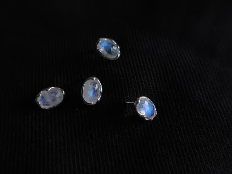 925純銀 月光石 天然石 橢圓形角面 耳環 耳夾 一對