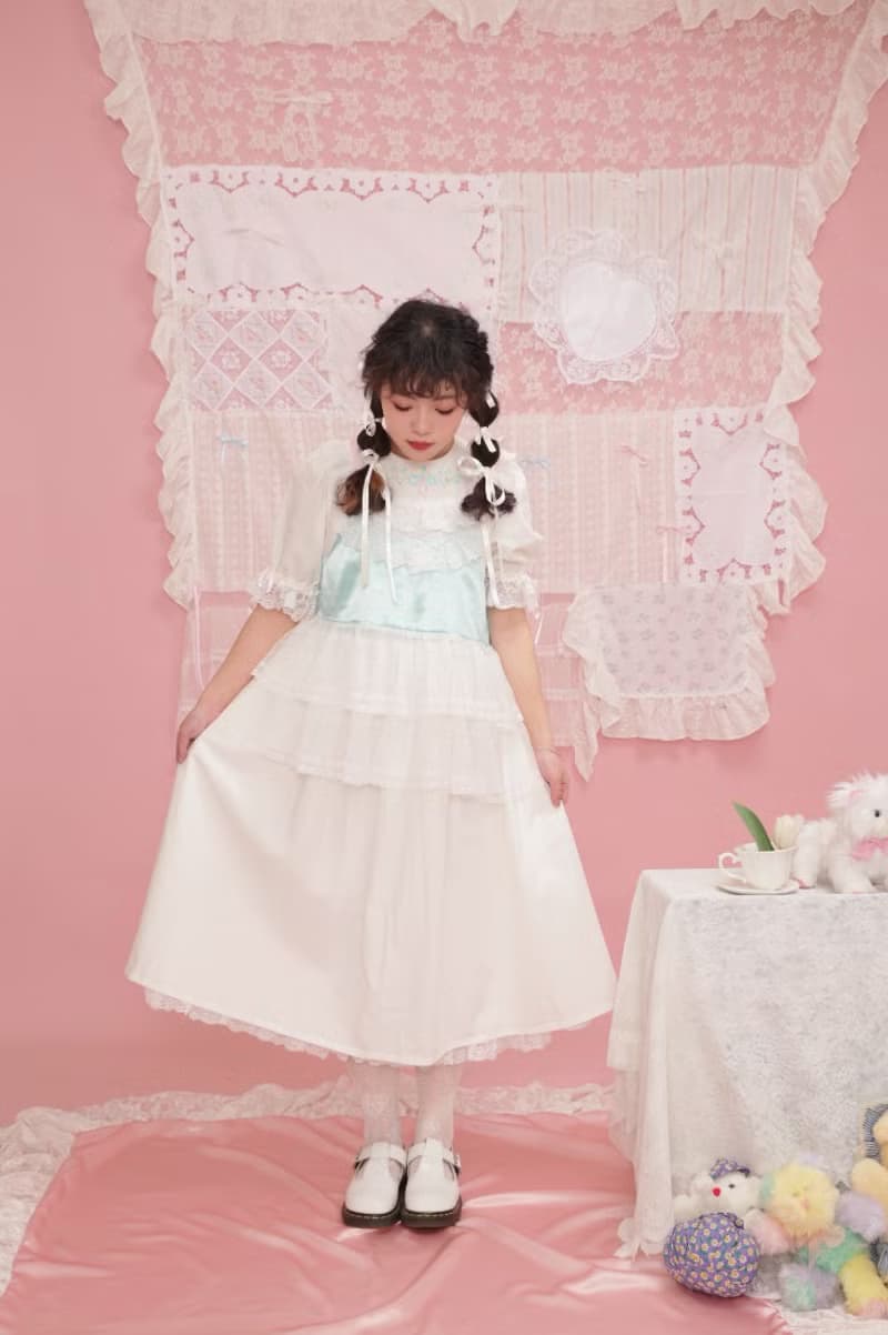 法式少女 蕾絲絲帶蝴蝶結繡花洋裝