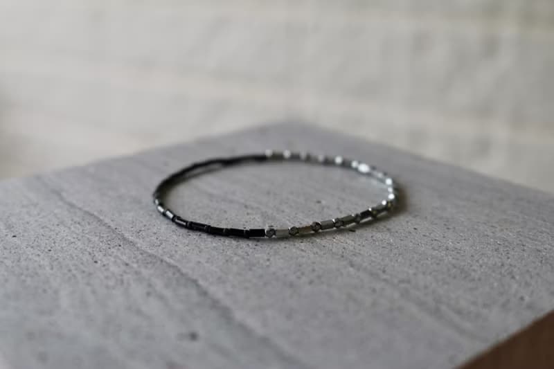 出清商品 樹脂 彈性手環  - 健康快樂 -