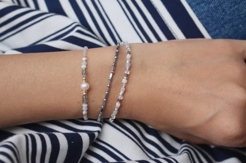 出清商品 樹脂 彈性手環  - 健康快樂 -