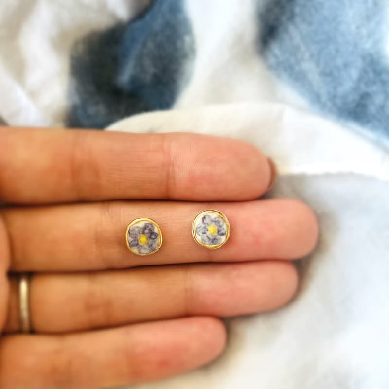 【再販】パンジー ビオラ 金継ぎ 陶器 ピアス イヤリング ノンホールピアス 花 春の花 春 小ぶり 小さい シンプル ギフト プレゼント 贈り物 母の日