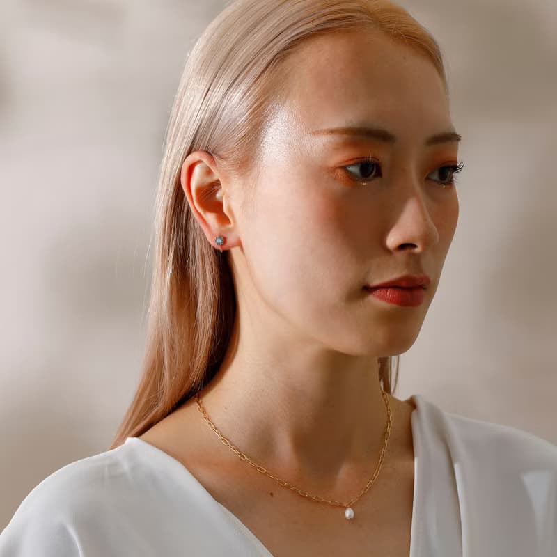 【Pinkoi限定商品】sparkling flower loop-fit earring Lt.BL　ループフィットイヤリング　花 ラインストーン　水色