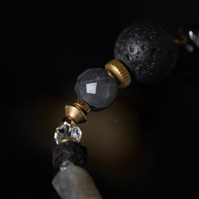 創作者 l 火山岩藍光拉長石手鍊 C1717