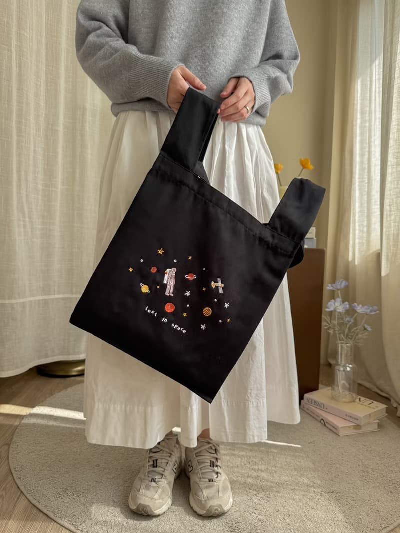棉質刺繡購物肩背袋   Black Space
