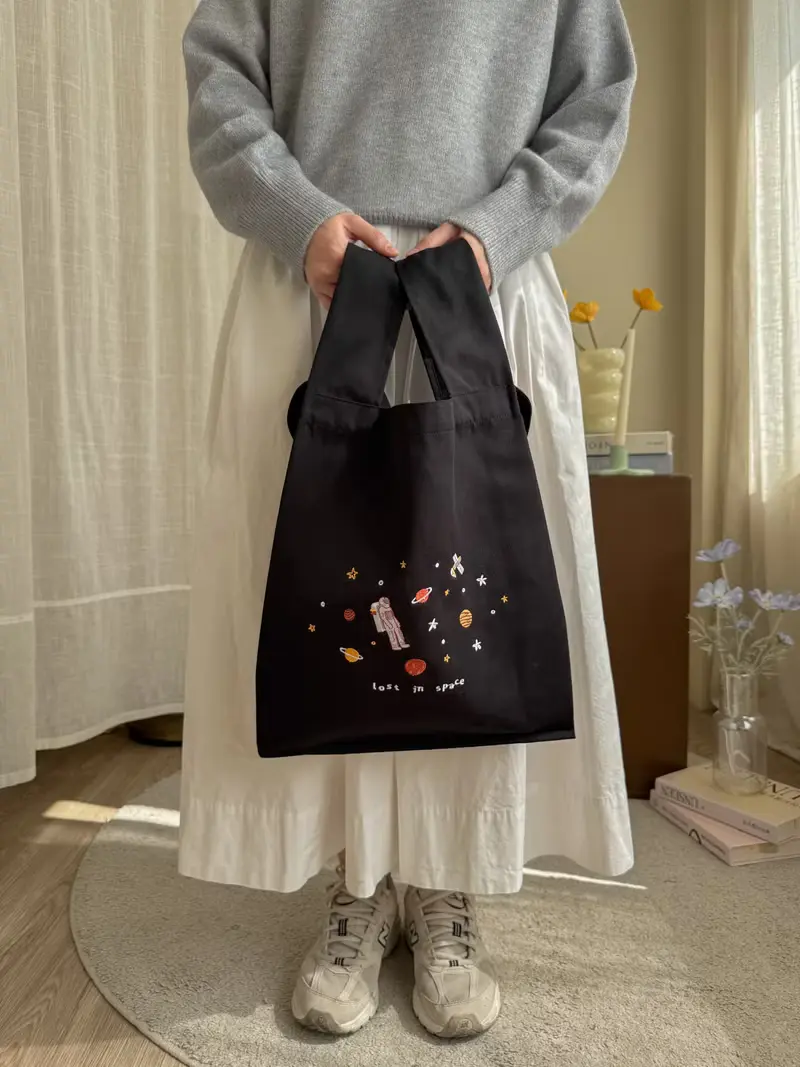 棉質刺繡購物肩背袋   Black Space