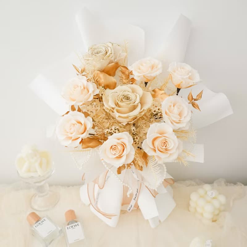 9朵永生玫瑰花束-白金色