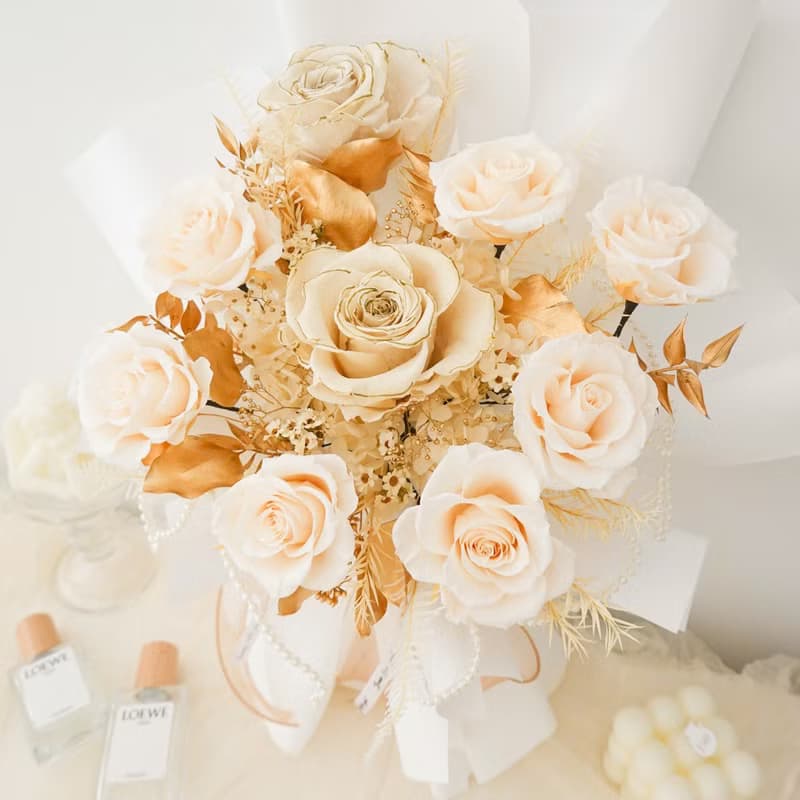 9朵永生玫瑰花束-白金色