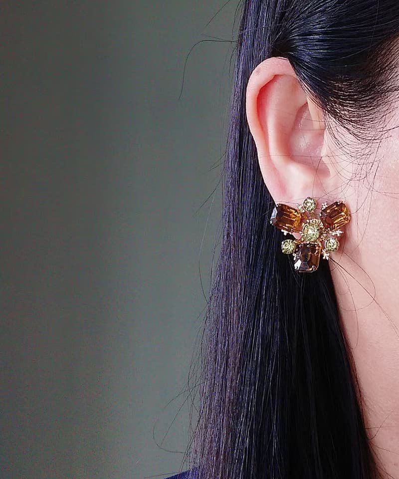 vintage jewelry  古典方形萊茵鑽立體花卉 夾式耳環  1080元