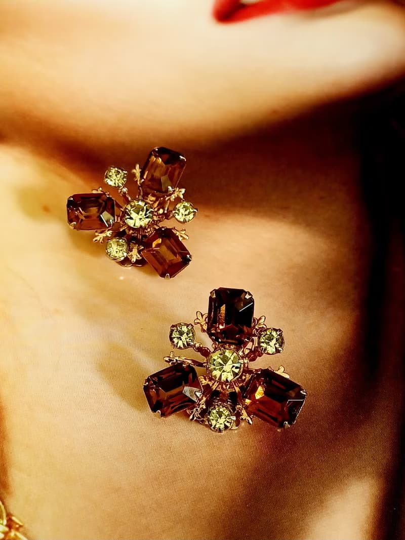 vintage jewelry  古典方形萊茵鑽立體花卉 夾式耳環  1080元