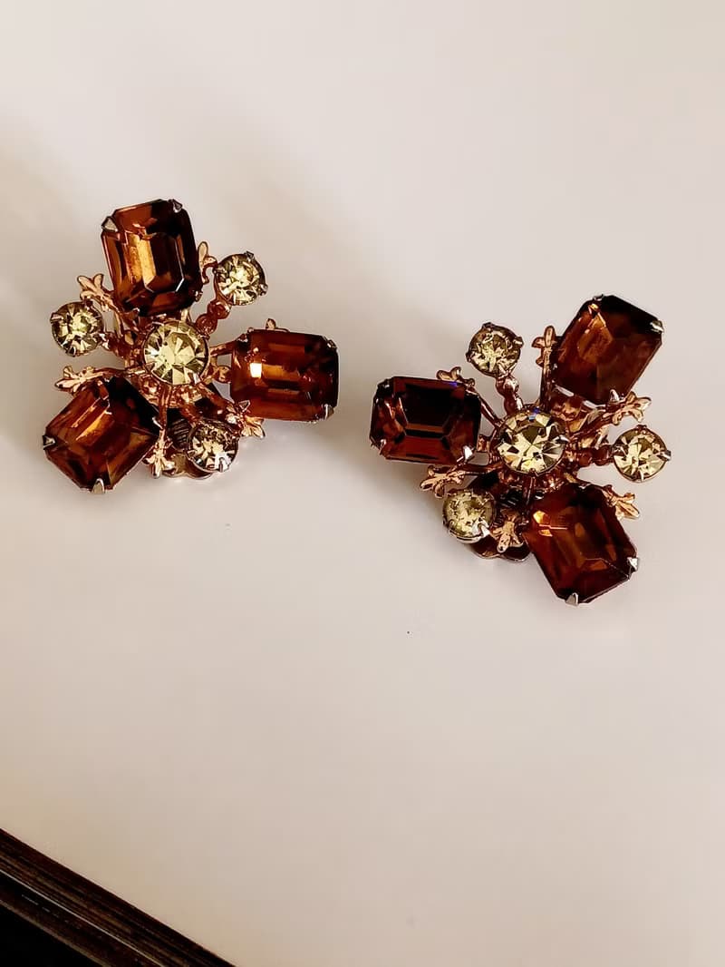 vintage jewelry  古典方形萊茵鑽立體花卉 夾式耳環  1080元