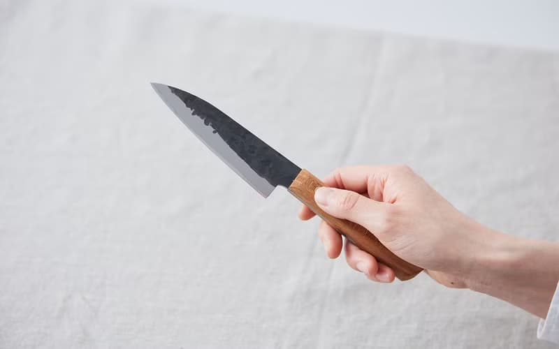 鍛冶職人の小さな包丁　ペティナイフ