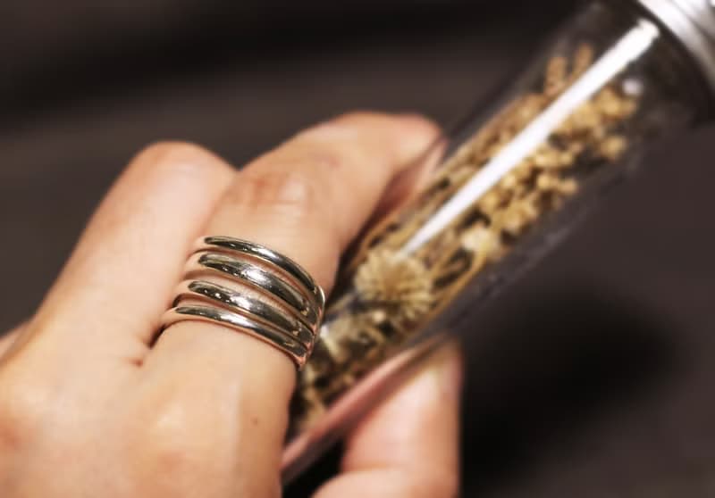 線條系列-縷空線條寬版開口925銀戒