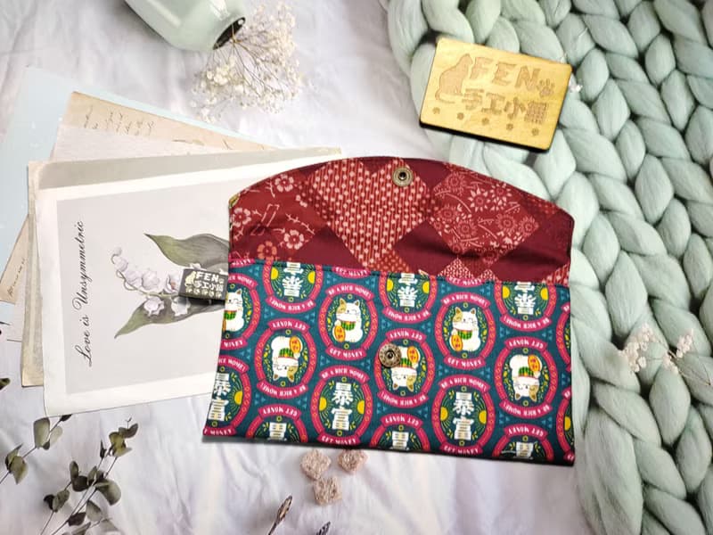 單層款布紅包袋-紅藍暴富小招財貓-手作布紅包袋-萬用收納包-存摺