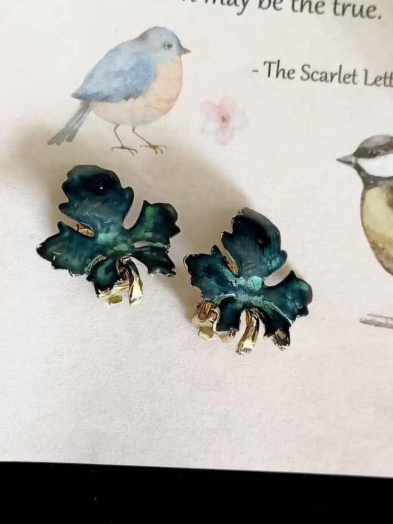 vintage jewelry  典雅銅青色琺瑯楓葉 夾式耳環