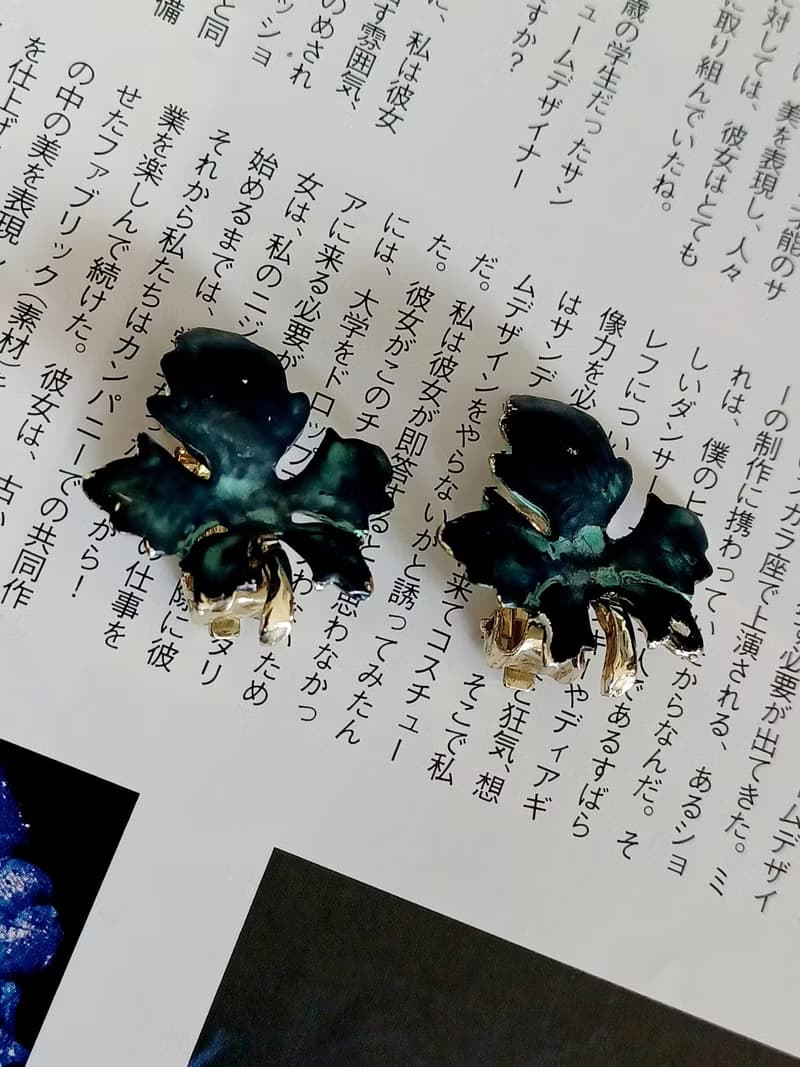 vintage jewelry  典雅銅青色琺瑯楓葉 夾式耳環
