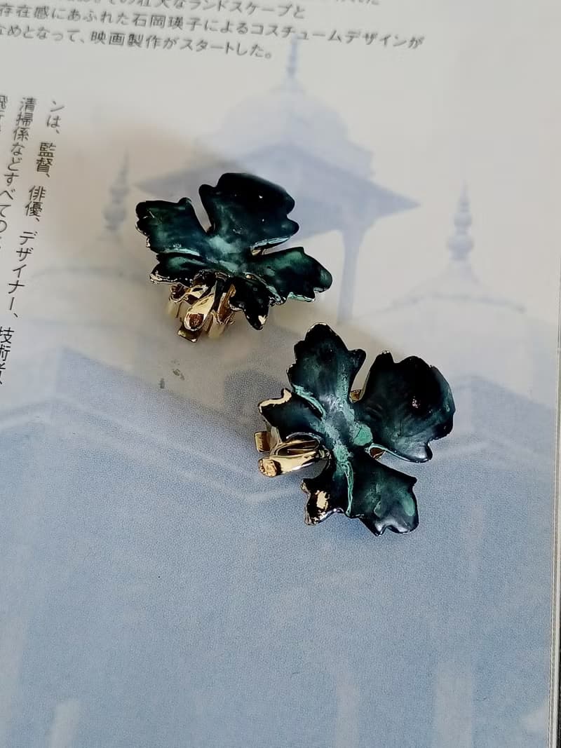 vintage jewelry  典雅銅青色琺瑯楓葉 夾式耳環
